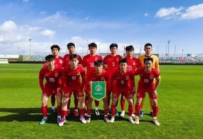Minute国际短片节荣誉名单12月24日，由马丽、魏翔主演的喜剧电影《这个杀手不太冷静》发布了“嗷”版短预告，预告中，一群等待被命运挑选的群众演员，在听到“导演叫人”后瞬间一拥而上，而面对“光会演戏还不行，得下词快，不能卡壳，必须倒背如流”的要求时，魏成功（魏翔 饰）凭实力从其中脱颖而出，一段声情并茂的真·台词倒背当场镇住了所有人