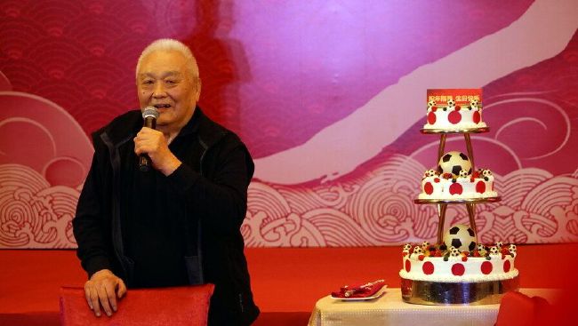 报道称，尤文图斯有意在明夏以4000万欧元左右的价格报价博尼法斯，弗拉霍维奇可能离队，为博尼法斯的可能加盟腾出空间和筹集资金。